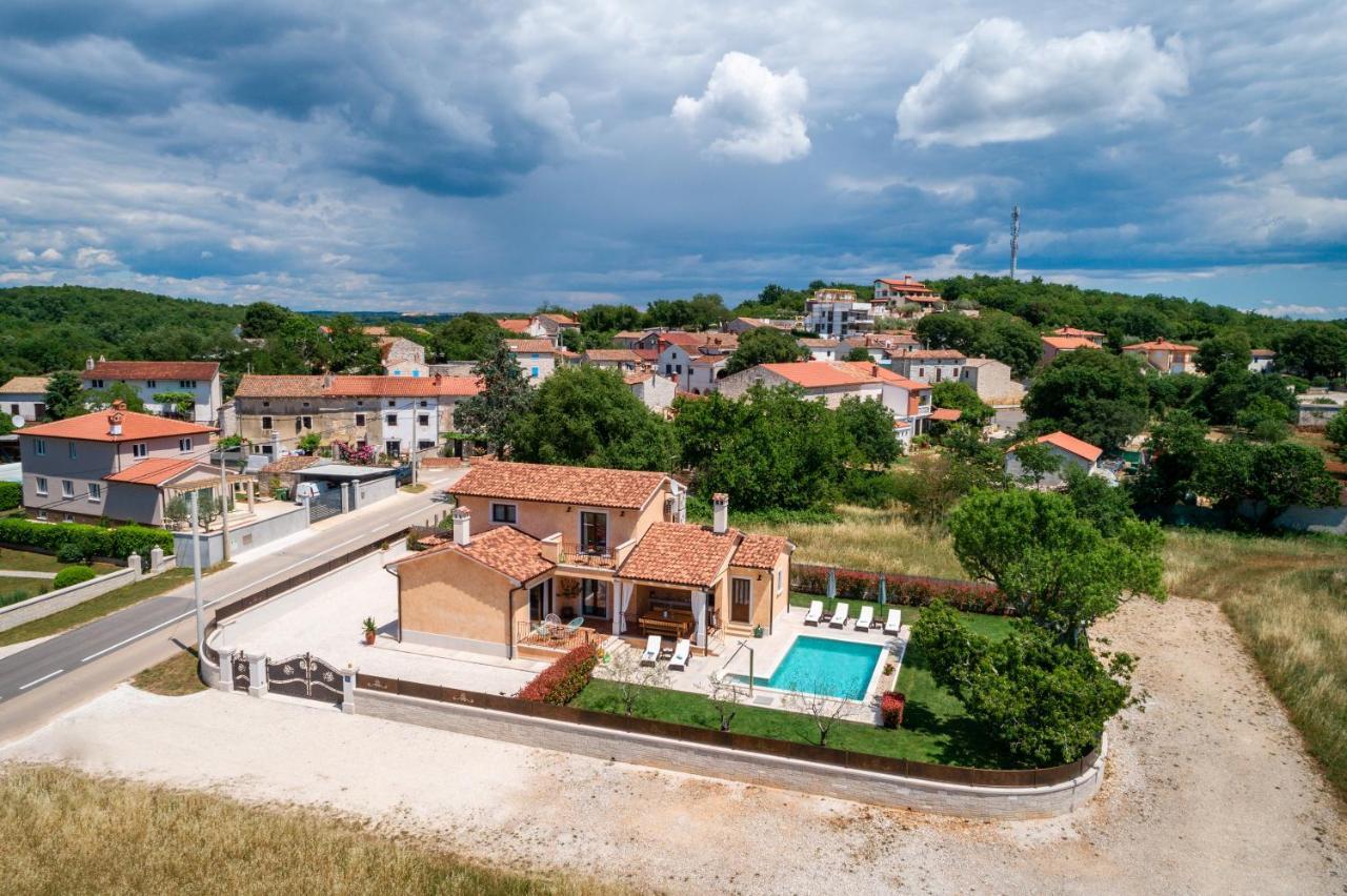 Villa Rotonda Върсар Екстериор снимка