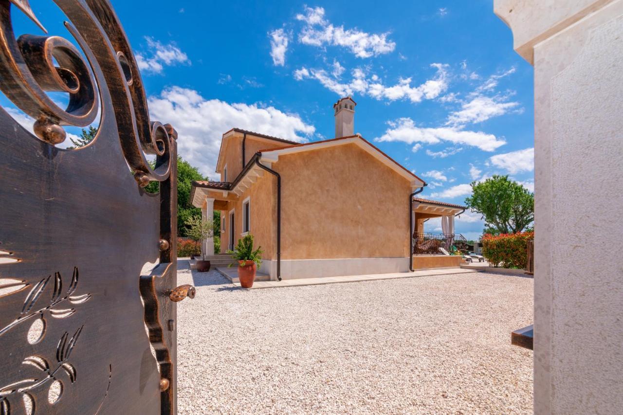 Villa Rotonda Върсар Екстериор снимка