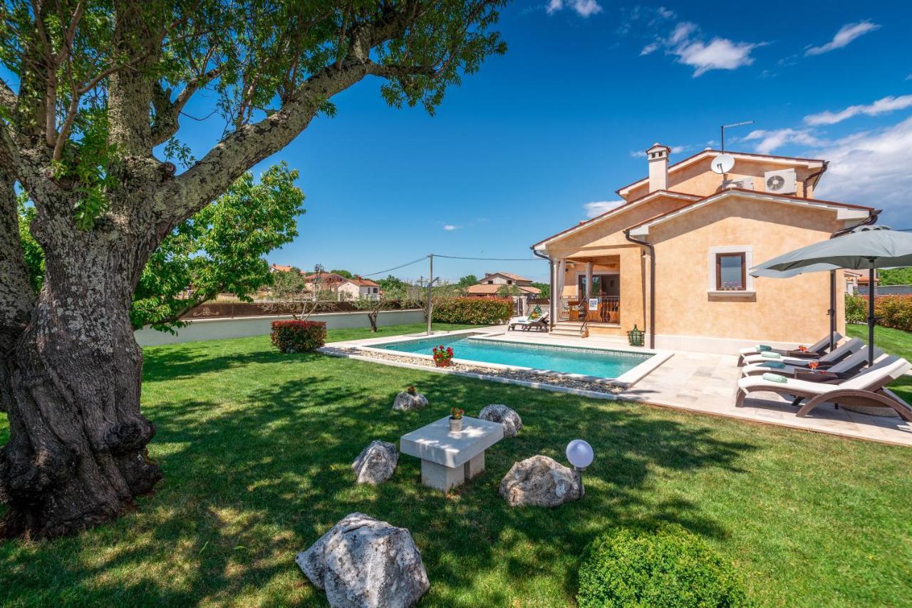 Villa Rotonda Върсар Екстериор снимка