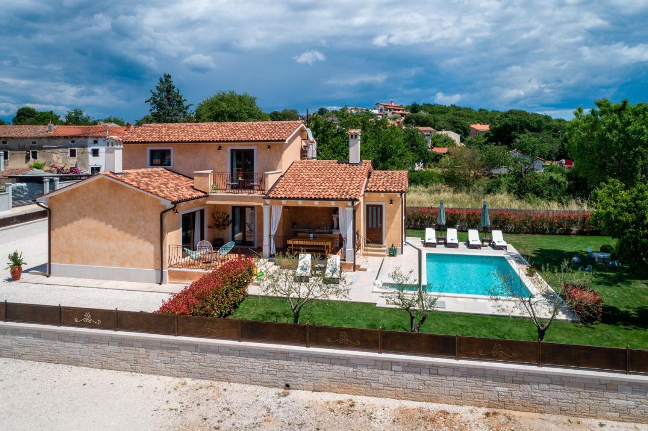 Villa Rotonda Върсар Екстериор снимка