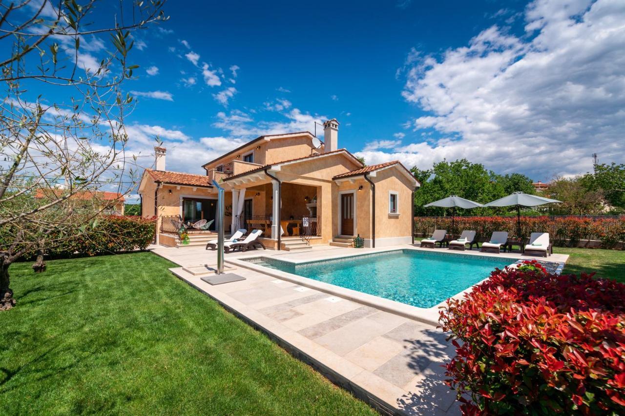 Villa Rotonda Върсар Екстериор снимка