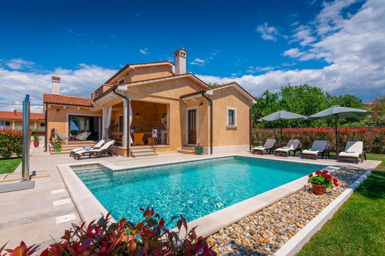 Villa Rotonda Върсар Екстериор снимка